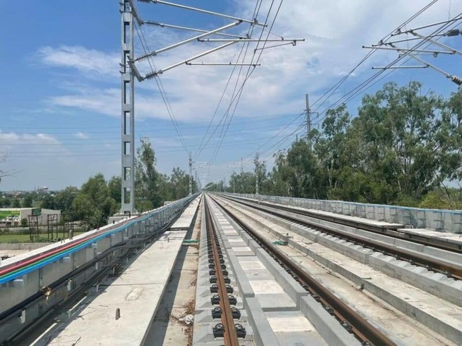Elevated ballastless metro track — Maha Metro Pune Reach-1